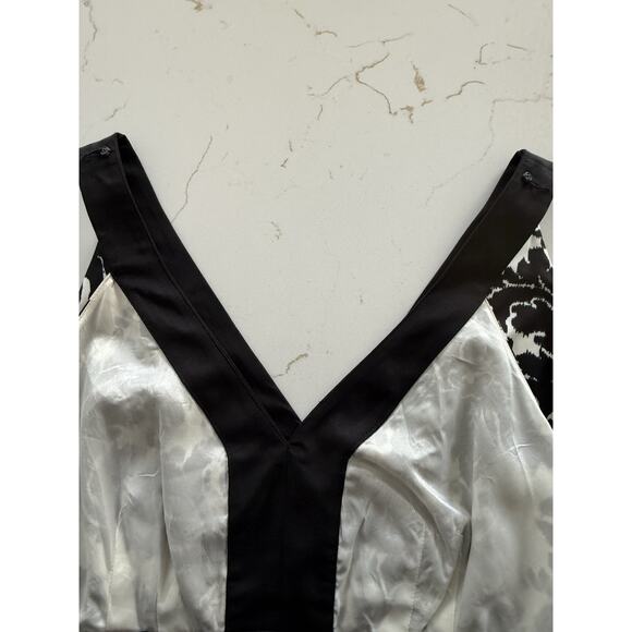 Ann Taylor Loft Floral Sleeveless Dress Size 4P Black White Brocade Design - Picture 11 of 11